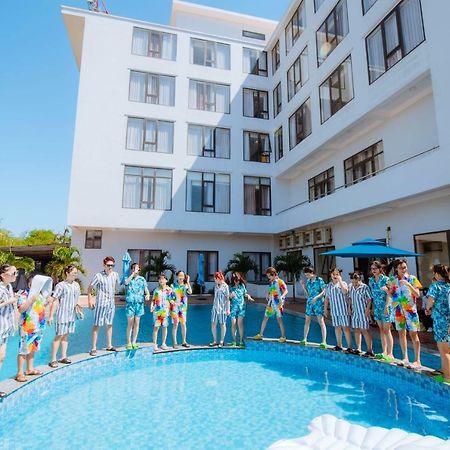 Phu Cuong Beach Hotel Донг Хой Екстериор снимка