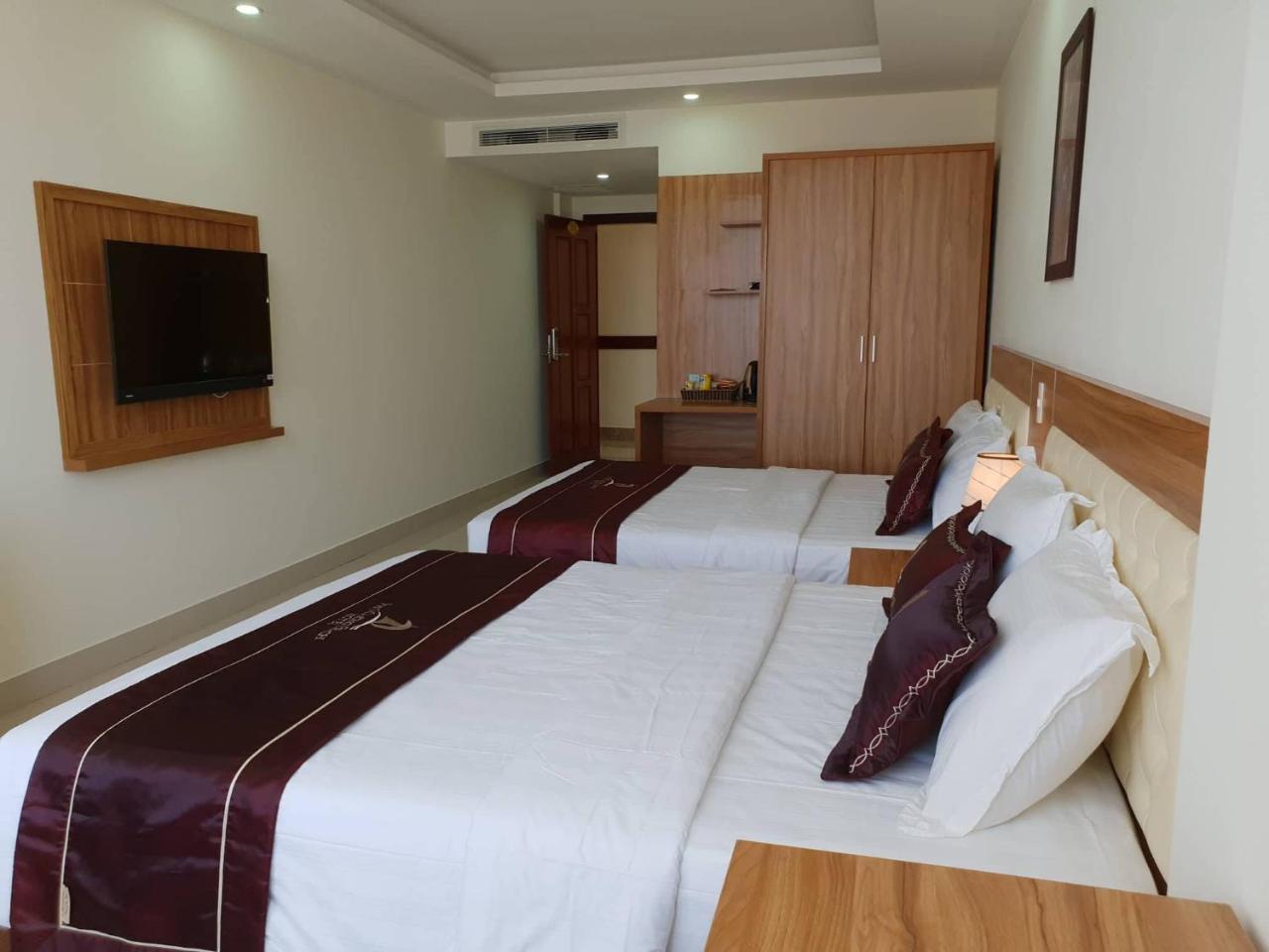 Phu Cuong Beach Hotel Донг Хой Екстериор снимка